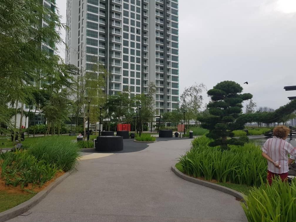 Monic Staycation #green Haven Near Senibong&regency * Masai