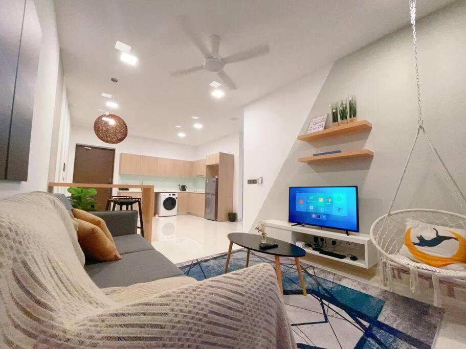 Apartment Monic Staycation #green Haven Near Senibong&regency