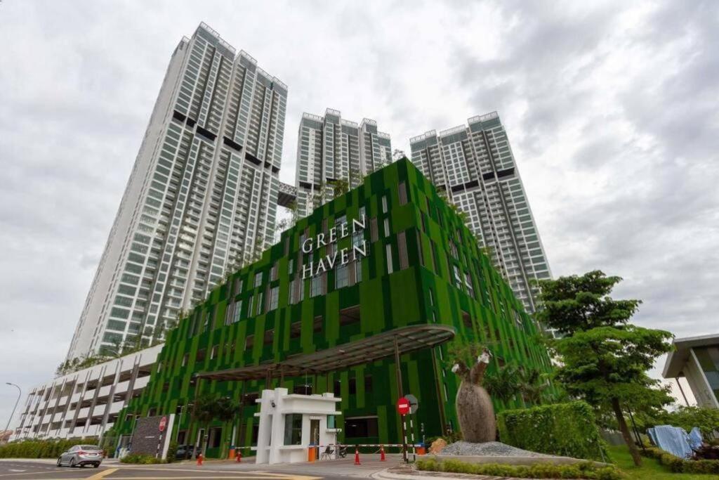 Monic Staycation #green Haven Near Senibong&regency