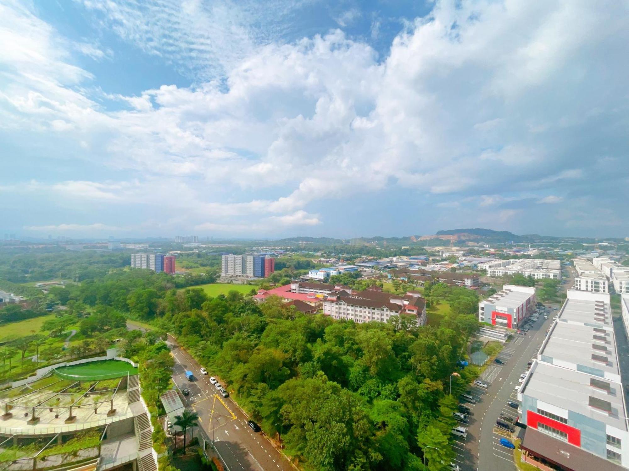 Monic Staycation #green Haven Near Senibong&regency Apartment Masai