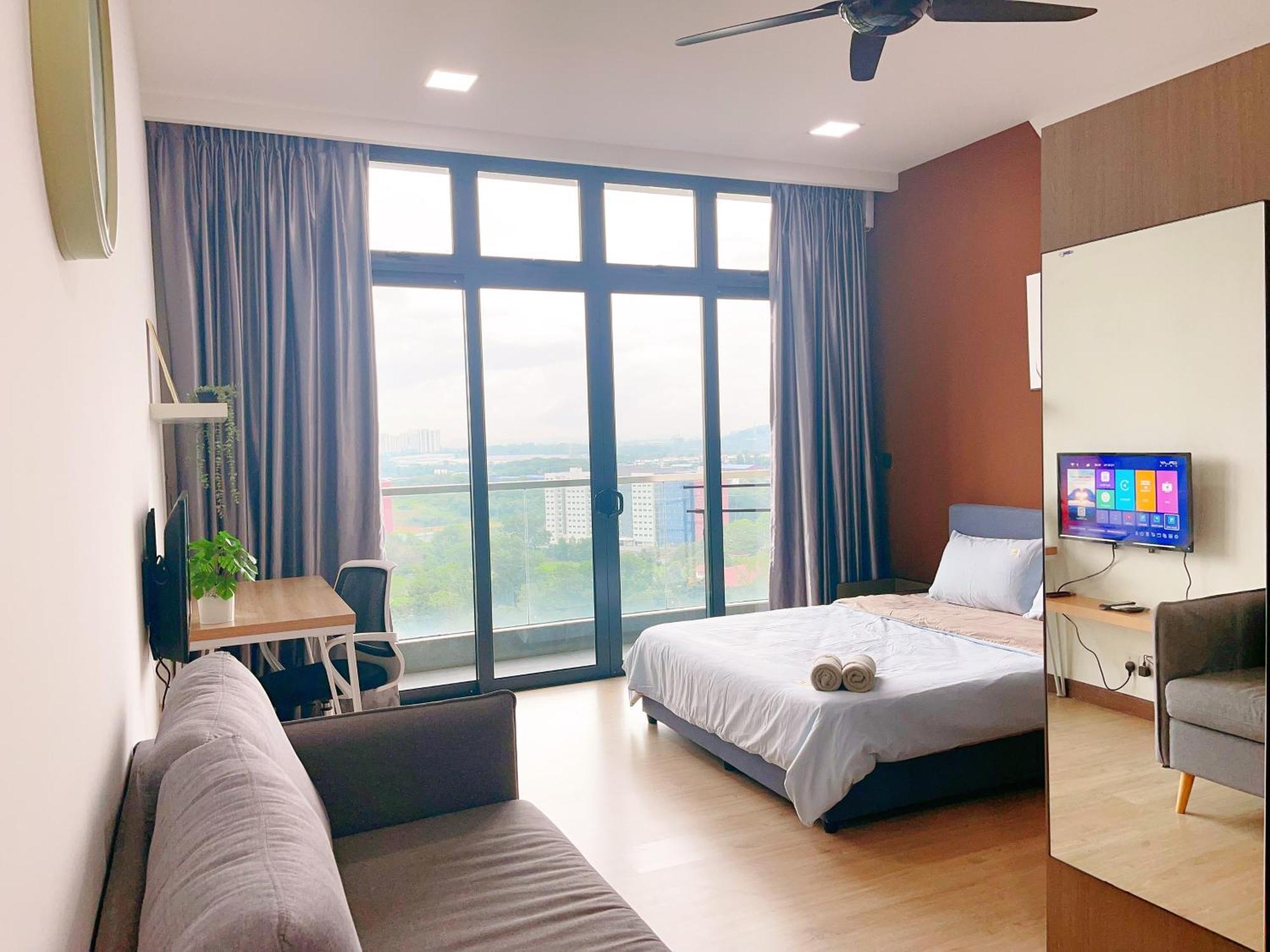 Monic Staycation #green Haven Near Senibong&regency * Masai