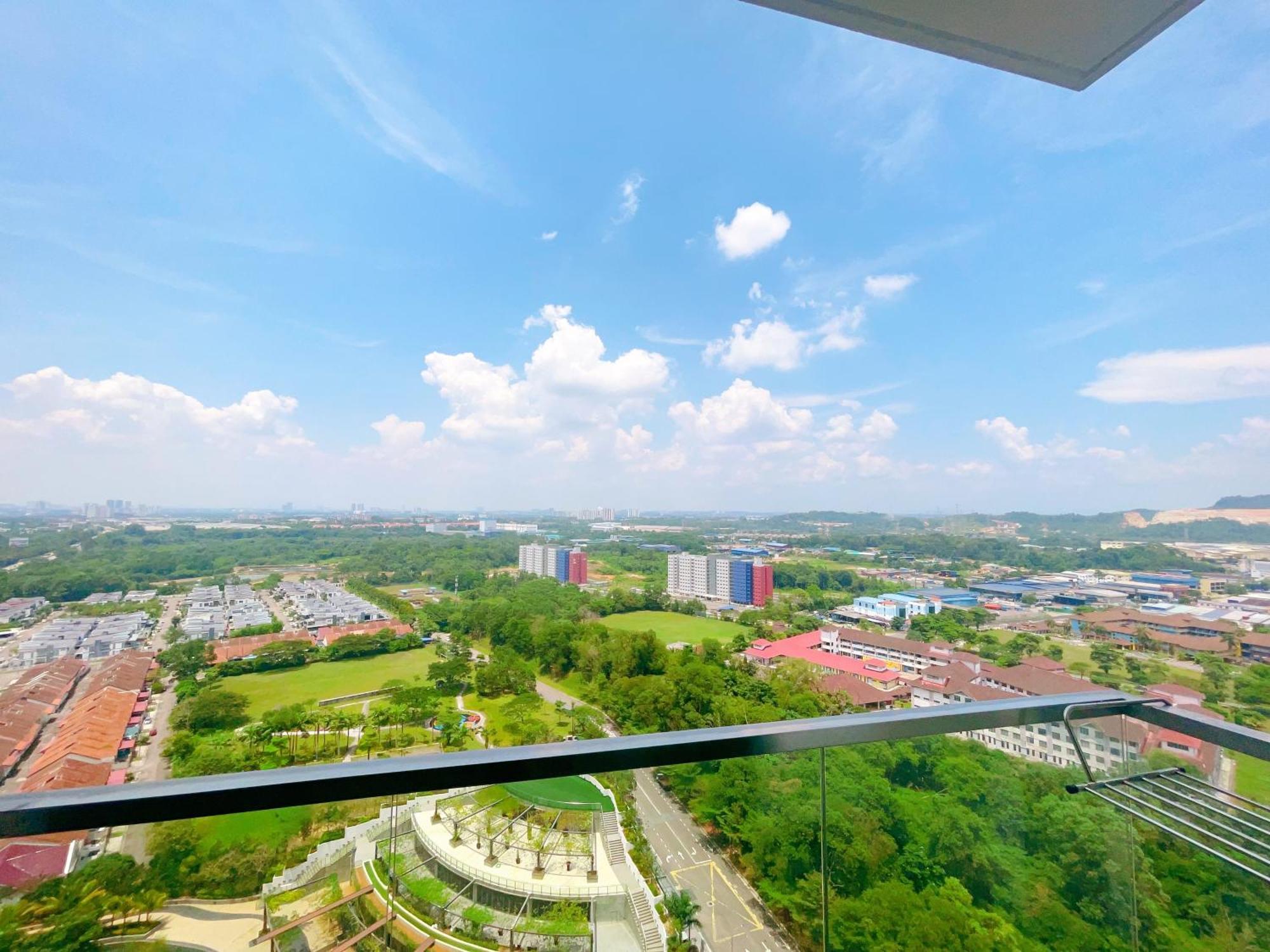 Monic Staycation #green Haven Near Senibong&regency Apartment