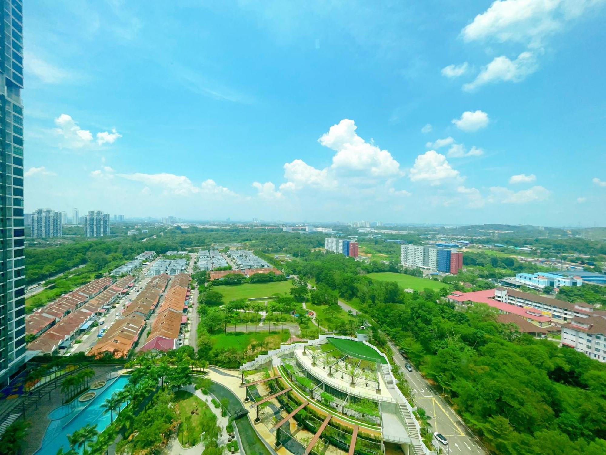 Apartment Monic Staycation #green Haven Near Senibong&regency *