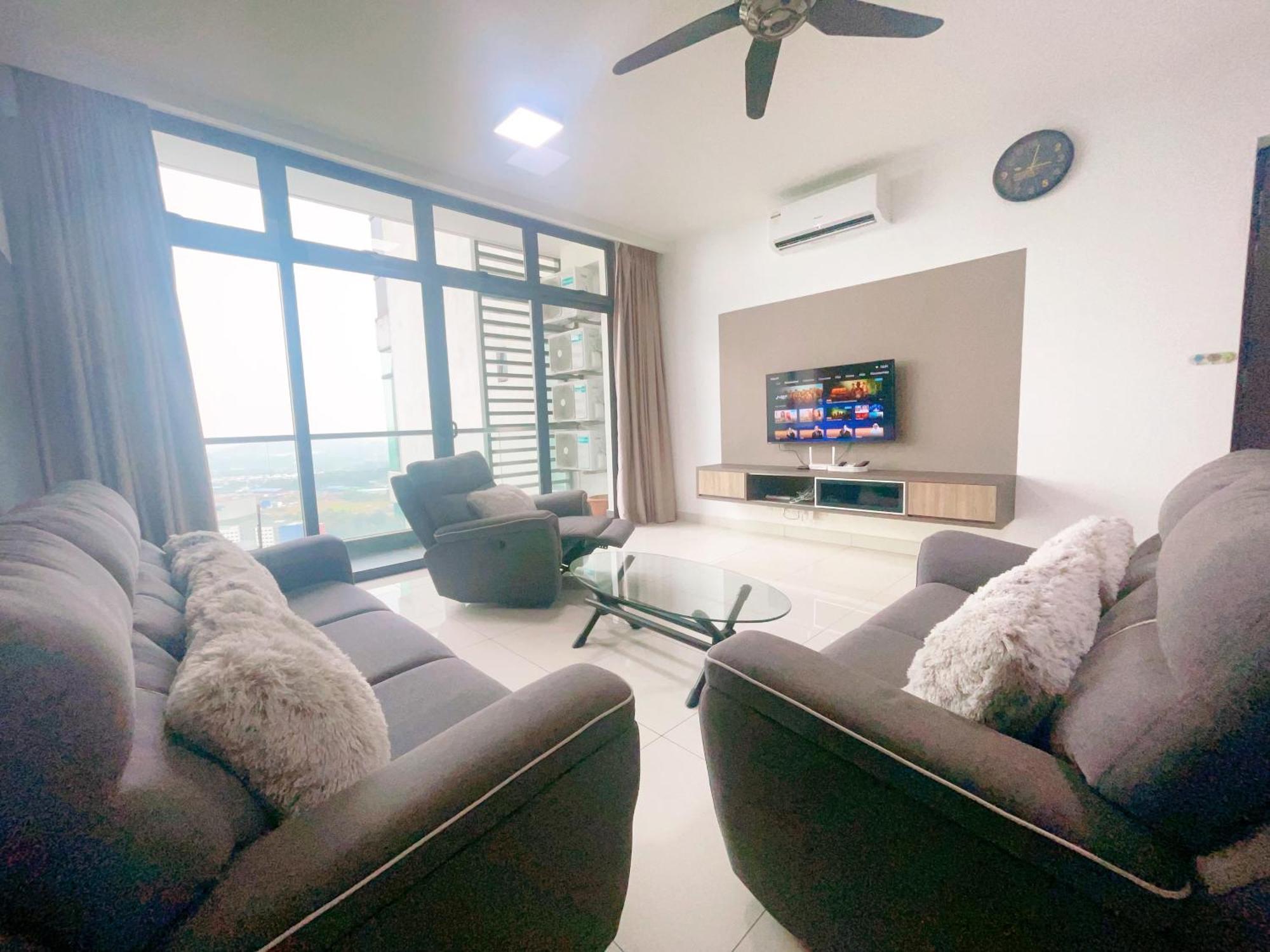 Apartment Monic Staycation #green Haven Near Senibong&regency Masai