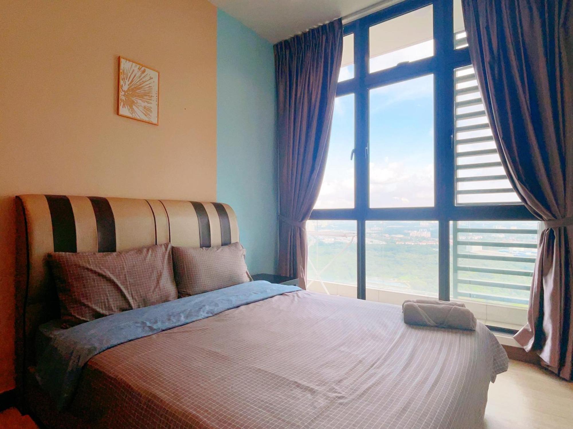Apartment Monic Staycation #green Haven Near Senibong&regency *